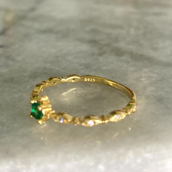 Sterling Silver Emerald and Simulated Diamond Gold Ring - Picture 5 of 5